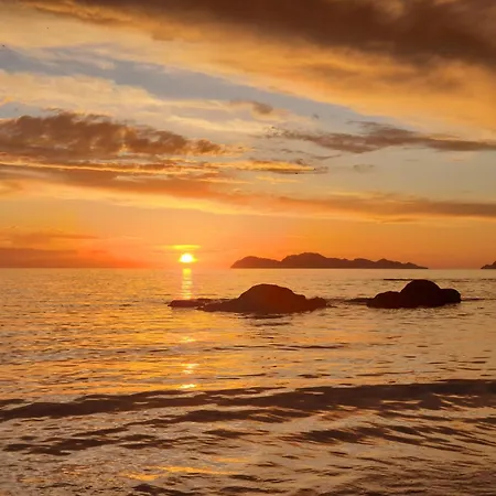 Precioso En Samil A Pie De Playa 民宿 比戈